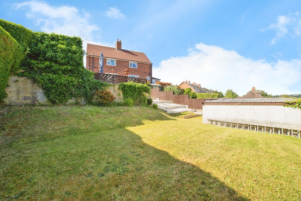 Main image of 3 bedroom Semi Detached House for sale, Alexandra Road East, Chesterfield, Derbyshire, S41