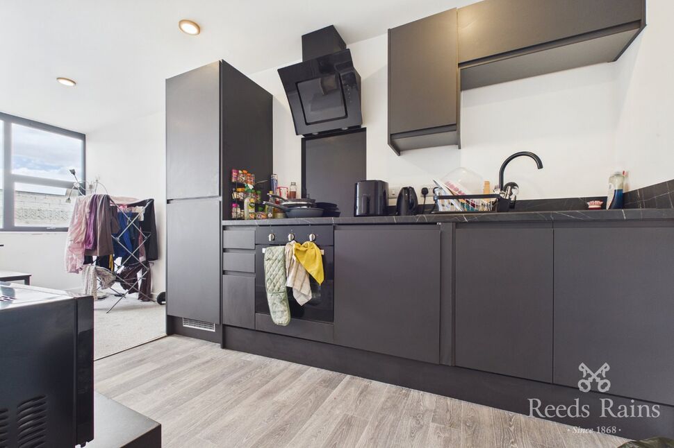 Kitchen / Lounge