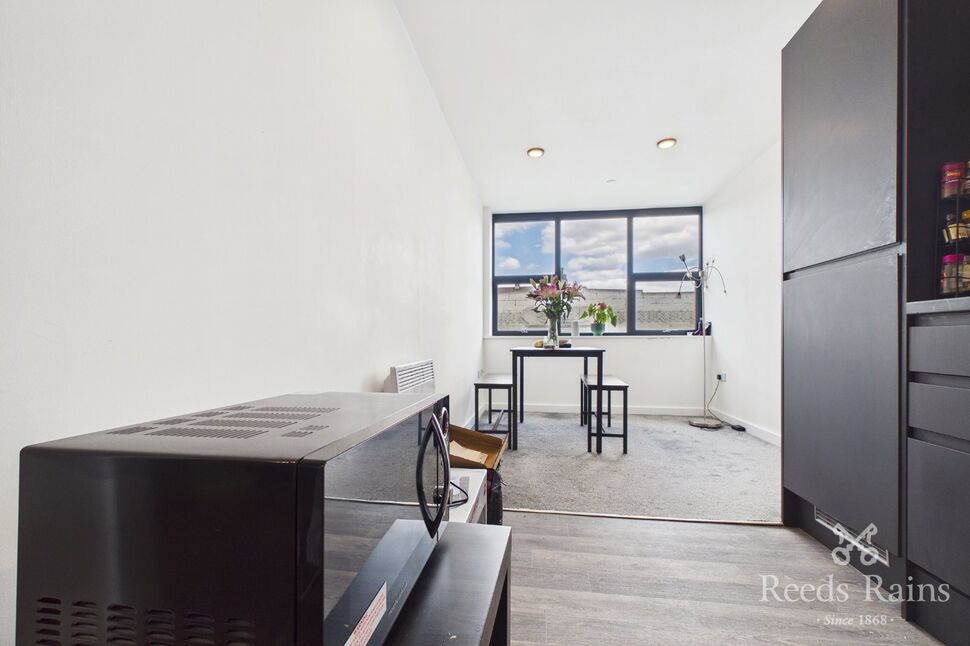 Kitchen / Lounge