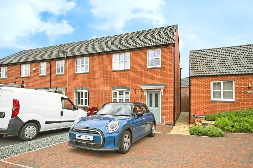 Main image of 3 bedroom End Terrace House to rent, Burton Street, Wingerworth, Derbyshire, S42