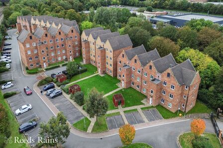 Tapton Lock Hill, 2 bedroom  Flat for sale, £95,000