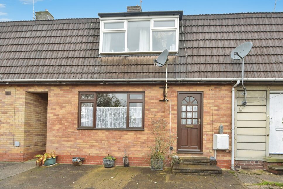 Main image of 3 bedroom Mid Terrace House for sale, Kenyon Road, Derbyshire, S41