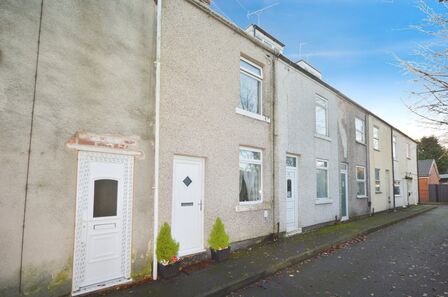 3 bedroom Mid Terrace House for sale