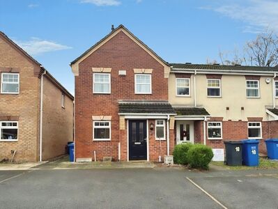 Kariba Close, 3 bedroom End Terrace House to rent, &pound;900 pcm
