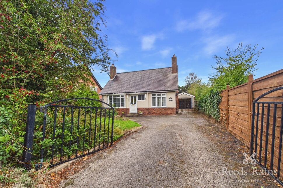 2 bedroom Detached Bungalow for sale