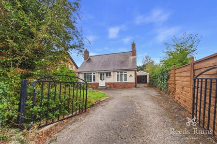 2 bedroom Detached Bungalow for sale