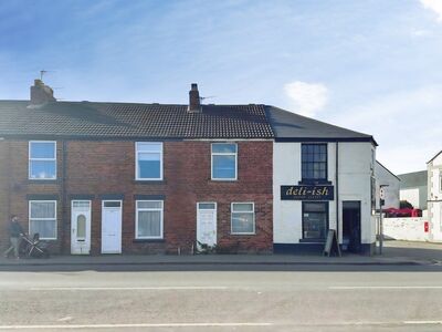 2 bedroom Mid Terrace House to rent