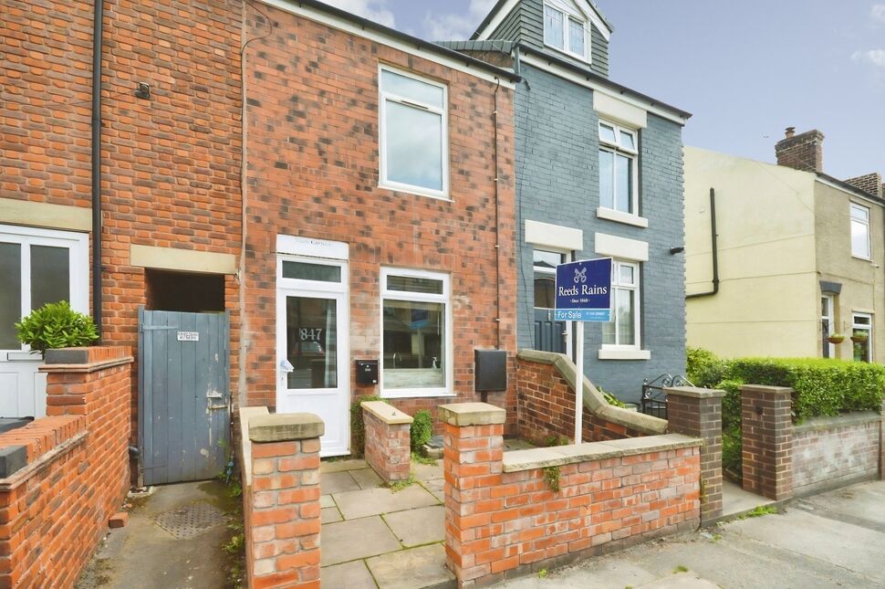 Main image of 2 bedroom Mid Terrace House to rent, Sheffield Road, Chesterfield, Derbyshire, S41