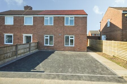 2 bedroom Semi Detached House to rent