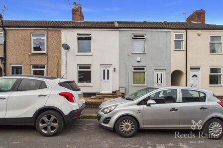 2 bedroom Mid Terrace House to rent