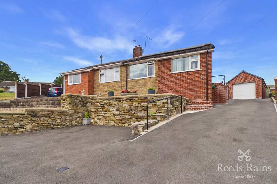 Main image of 2 bedroom Semi Detached Bungalow for sale, Lindale Road, Chesterfield, Derbyshire, S41