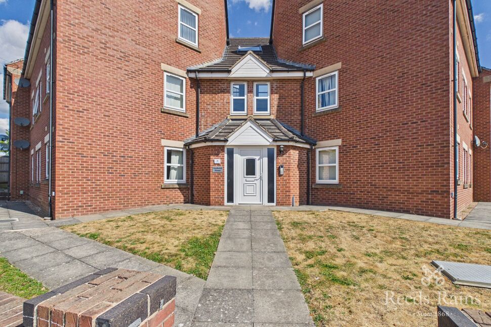 Main image of 2 bedroom Flat to rent, Heath Road, Holmewood, Derbyshire, S42