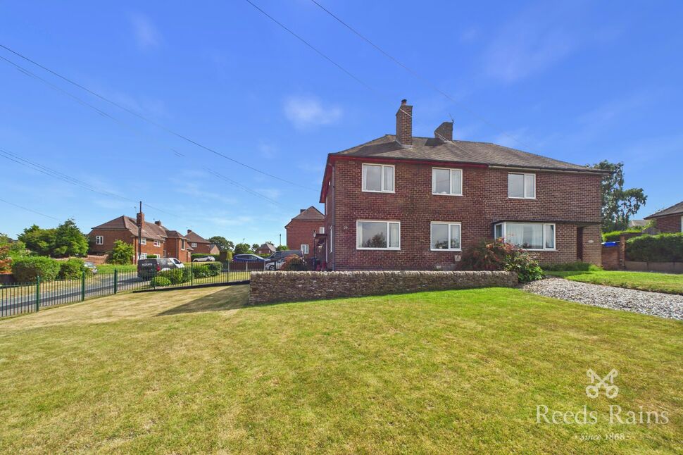 Main image of 3 bedroom Semi Detached House for sale, Kirkstone Road, Chesterfield, Derbyshire, S41