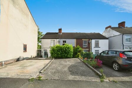 2 bedroom Mid Terrace House for sale