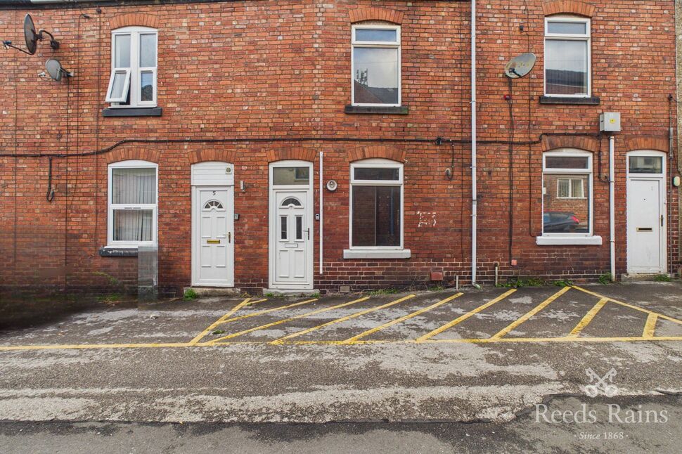Main image of 3 bedroom Mid Terrace House for sale, Angel Yard, Chesterfield, Derbyshire, S40
