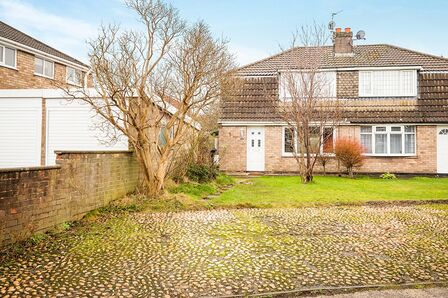 West Drive, 3 bedroom Semi Detached House to rent, &pound;885 pcm