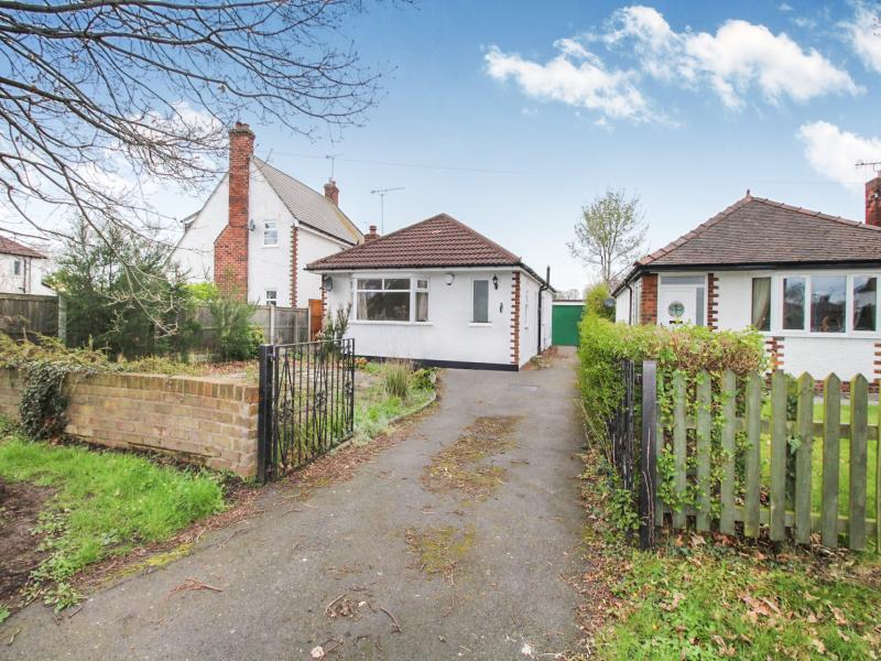 Main image of 3 bedroom  Bungalow to rent, Caughall Road, Upton, Chester, CH2