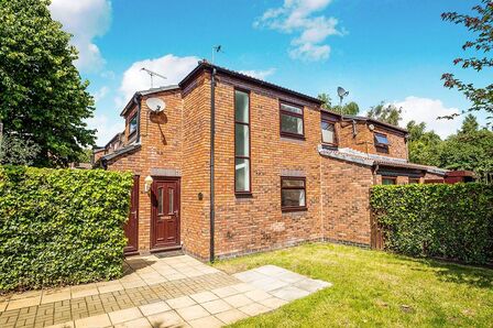2 bedroom Semi Detached House to rent