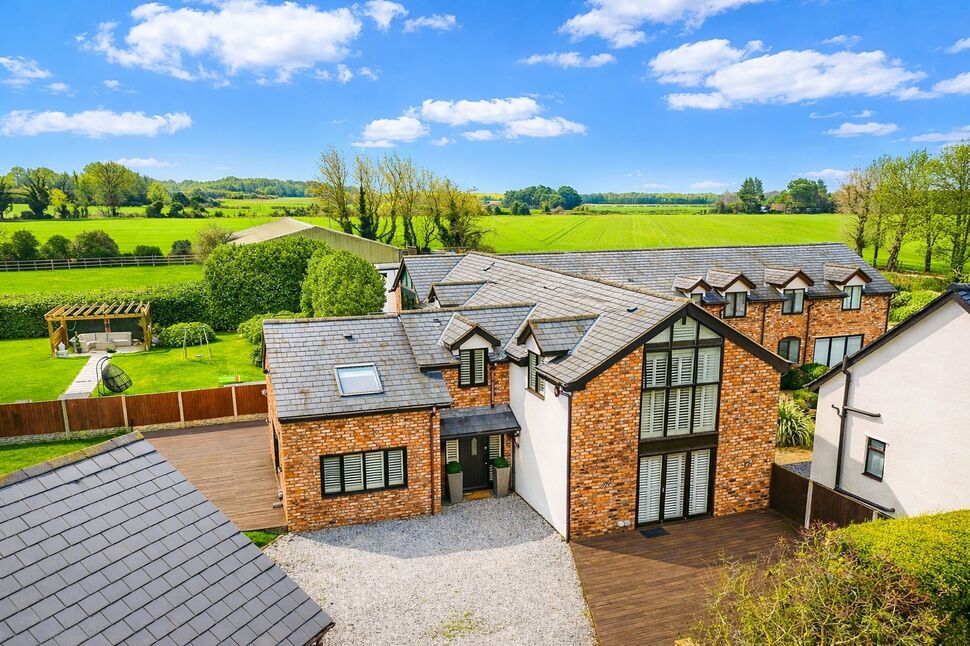 5 bedroom Semi Detached House for sale