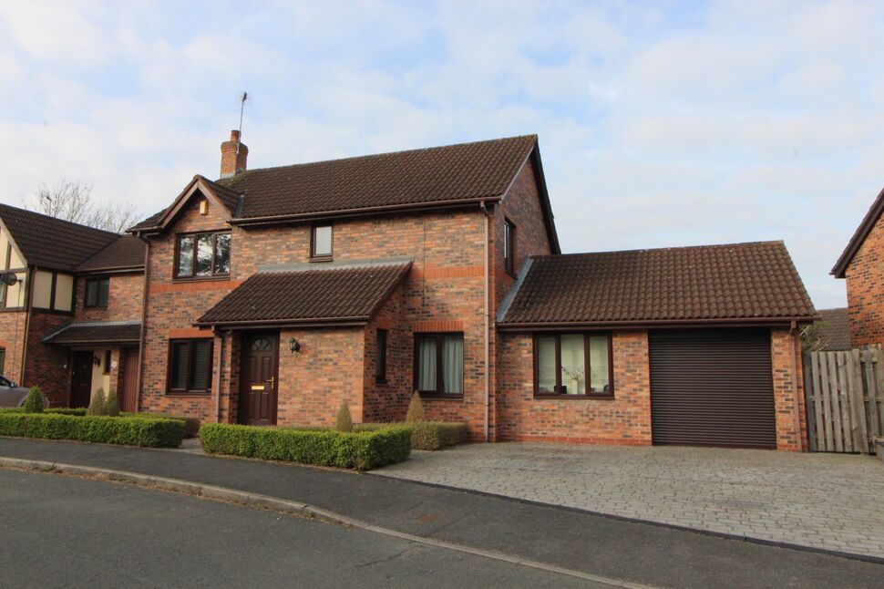 5 bedroom Detached House for sale, Adder Hill, Great Boughton, CH3 £