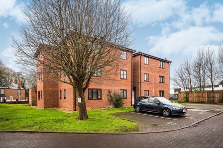 Wetherby Close, 1 bedroom  Flat for sale, £85,000