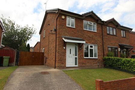 3 bedroom Semi Detached House to rent