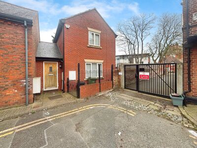 Beaconsfield Street, 2 bedroom Semi Detached House for sale, £300,000