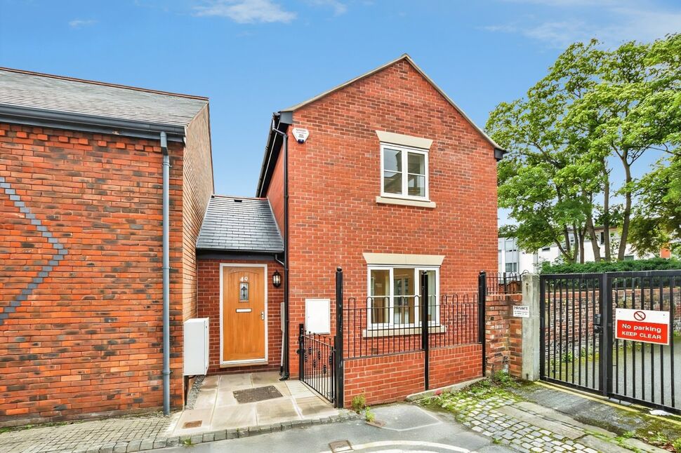 2 bedroom Semi Detached House for sale