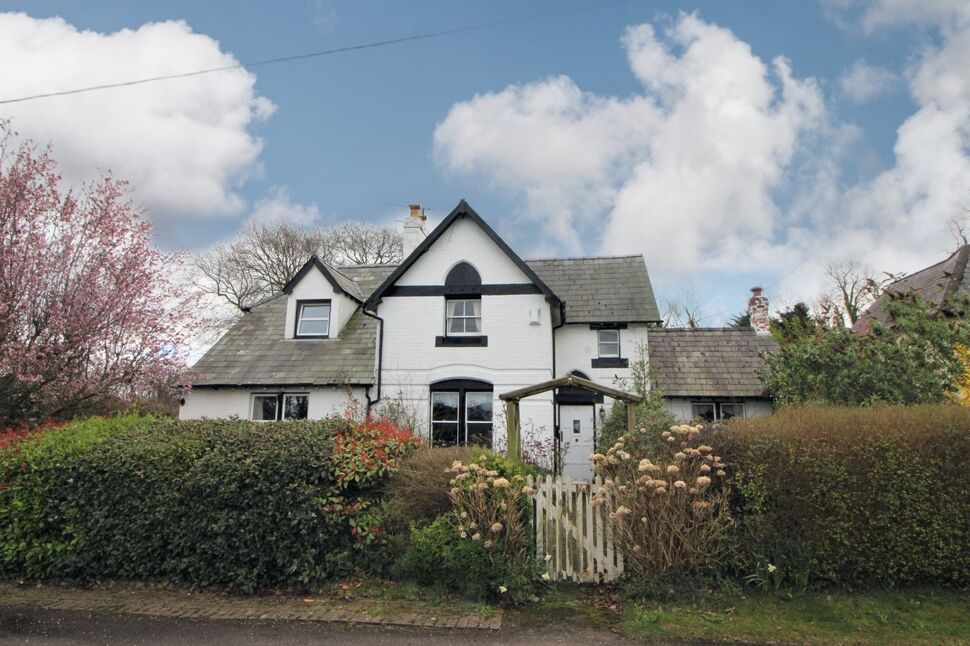 3 bedroom Detached Property for sale, Shotwick Lane, Woodbank, CH1 £
