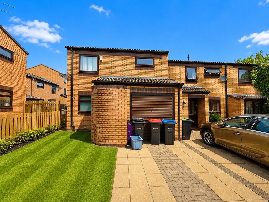 2 bedroom Semi Detached House to rent