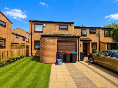 2 bedroom Semi Detached House to rent