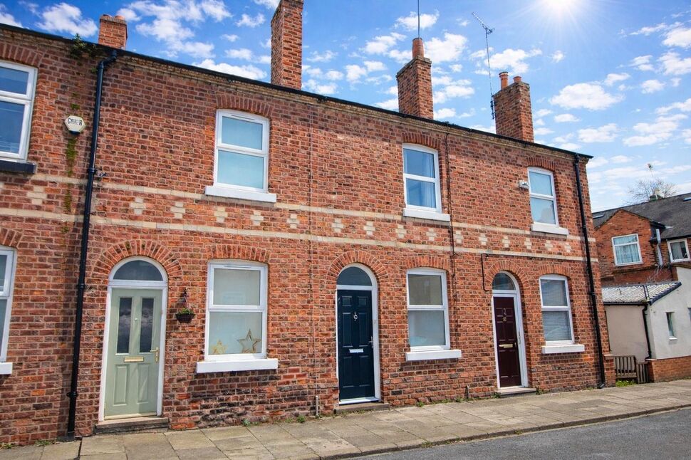 Main image of 2 bedroom Mid Terrace House to rent, Catherine Street, Chester, Cheshire, CH1