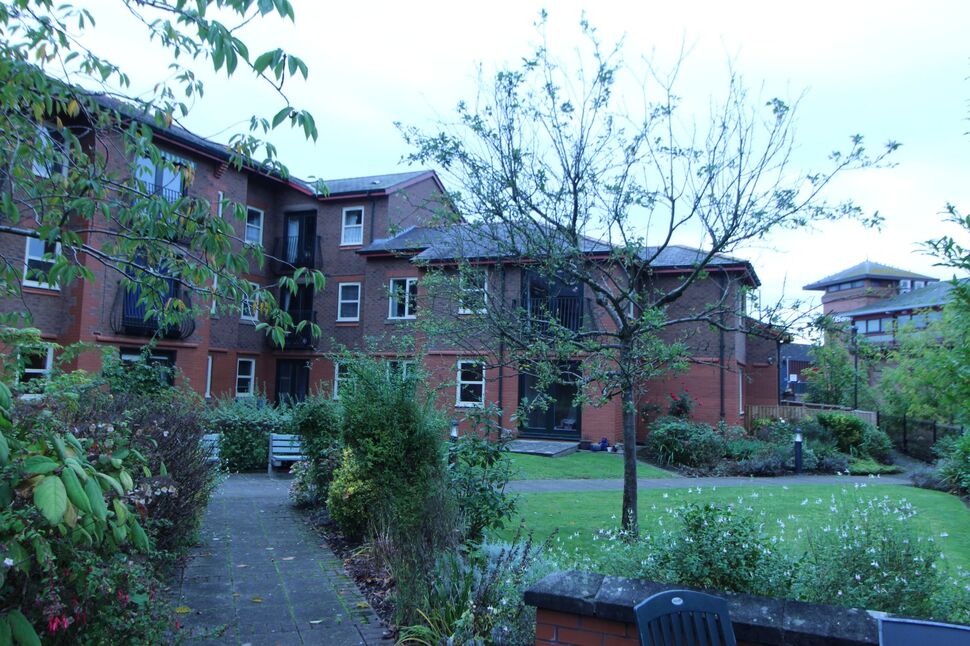 2 bedroom Flat for sale, Waterside View, Chester, CH1 £142,000