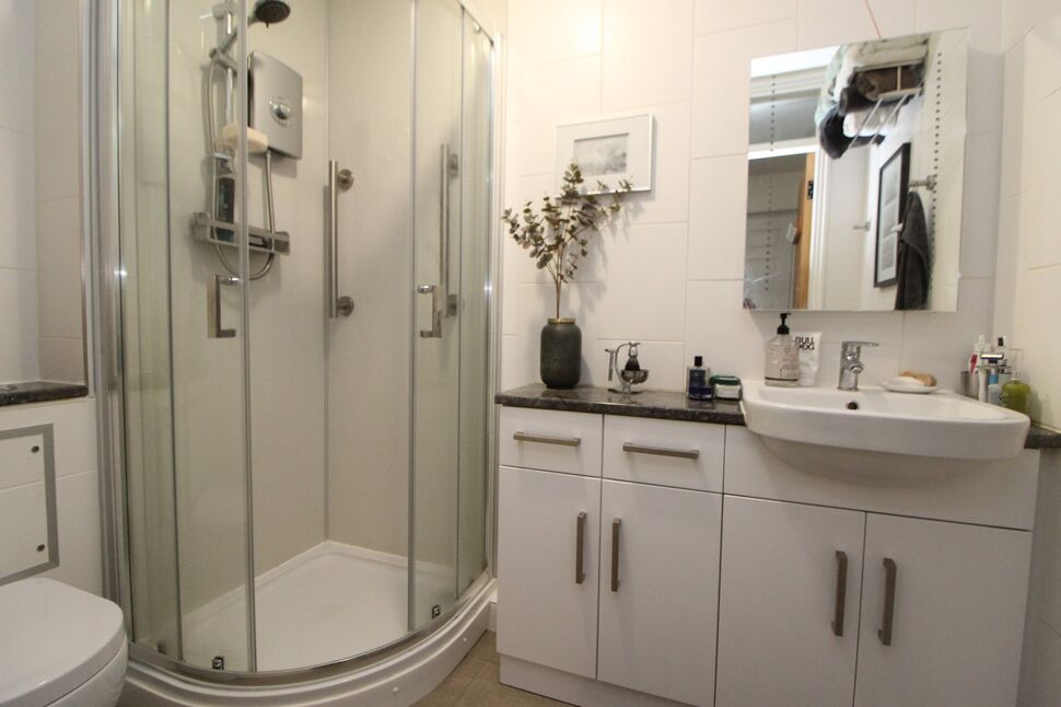 2 bedroom Flat for sale, Waterside View, Chester, CH1 £142,000