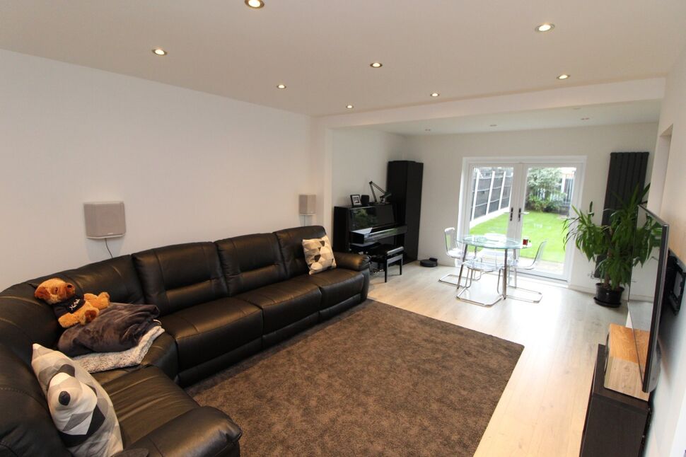 4 bedroom Semi Detached House for sale, Dyserth Road, Blacon, CH1 £210,000