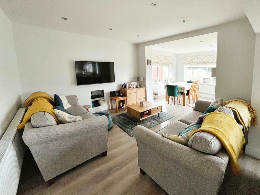 4 bedroom Detached House for sale, Abbotts Lane, Penyffordd, CH4 £485,000