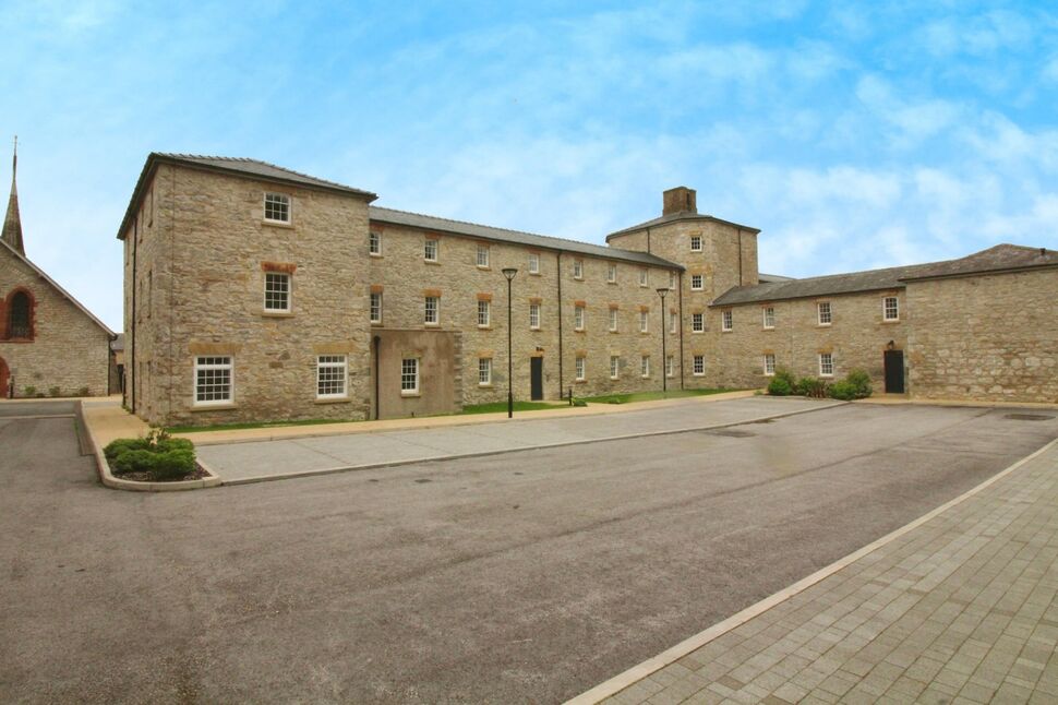 2 bedroom Flat to rent, Old Chester Road, Holywell, CH8 £925 pcm