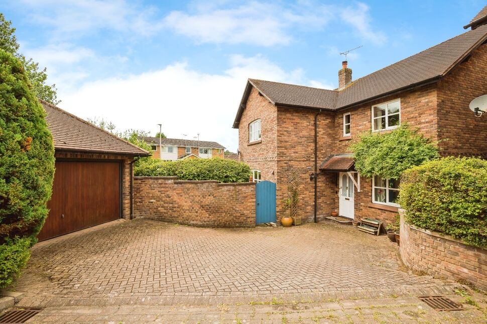Main image of 4 bedroom Detached House for sale, Downswood Court, Abbots Park, Cheshire, CH1