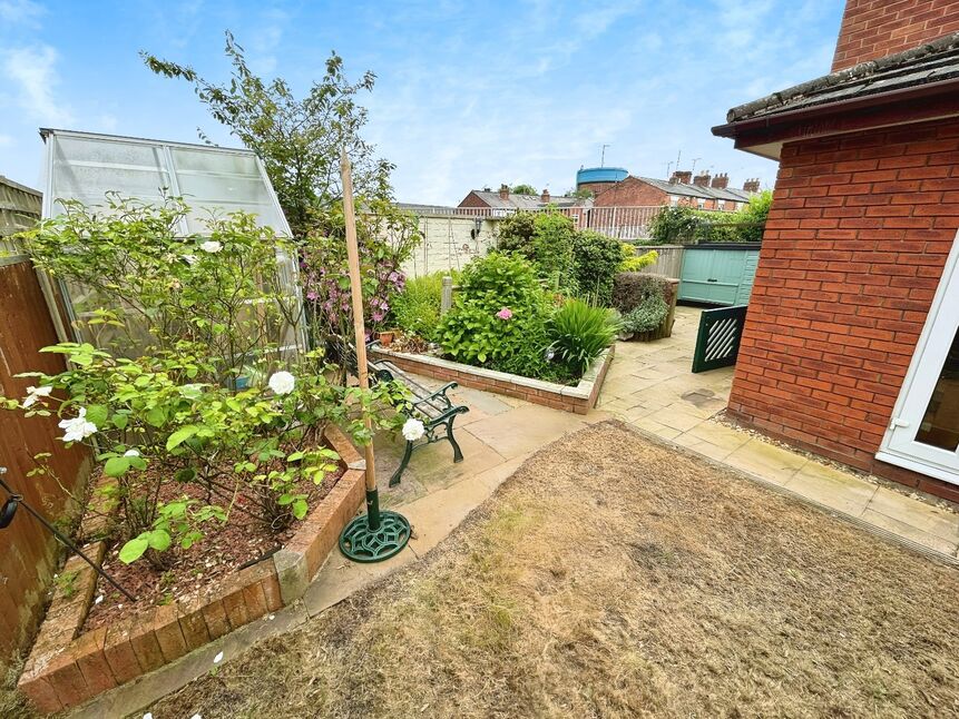 2 bedroom End Terrace House for sale, Alma Street, Chester, CH3 £215,000