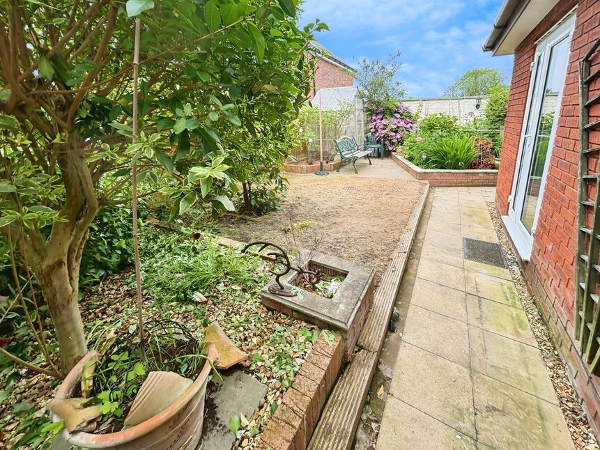 2 bedroom End Terrace House for sale, Alma Street, Chester, CH3 £215,000