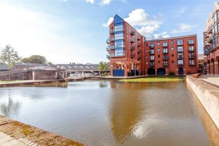 Handbridge Square, 1 bedroom  Flat for sale, £130,000