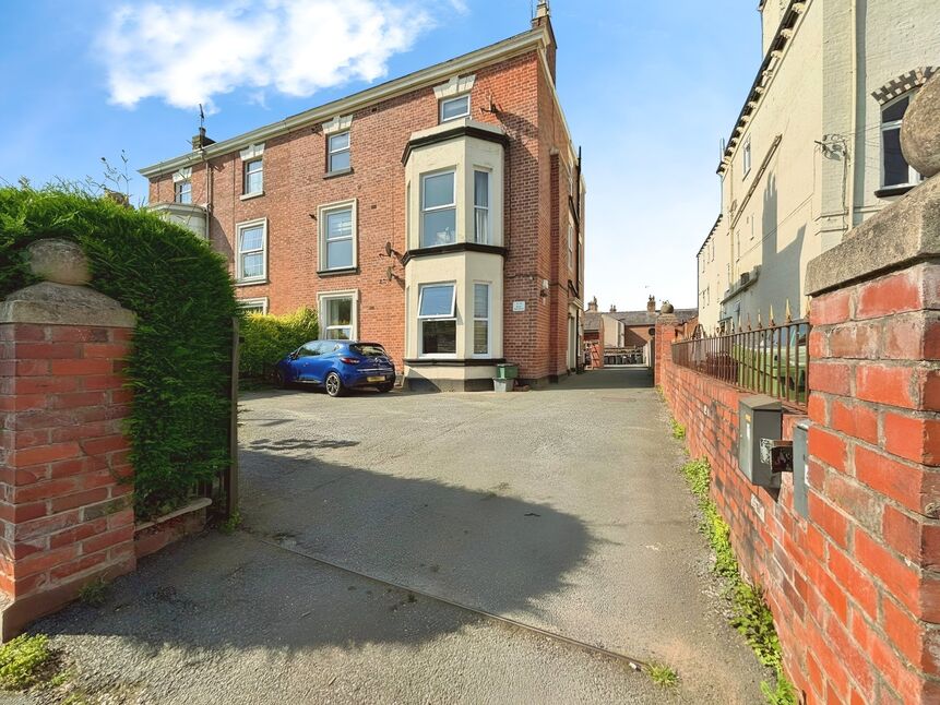 Main image of 1 bedroom  Flat for sale, Eaton Road, Chester, Cheshire, CH4