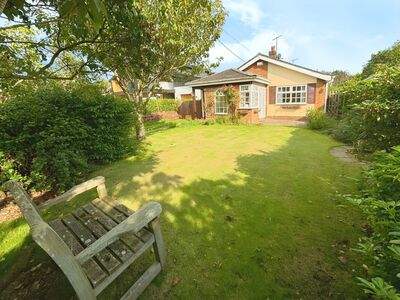 Stannage Lane, 2 bedroom Detached Bungalow for sale, £400,000