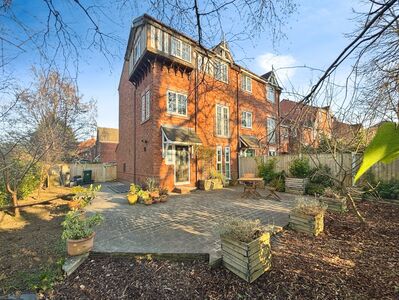 Benton Drive, 3 bedroom Semi Detached House for sale, £360,000