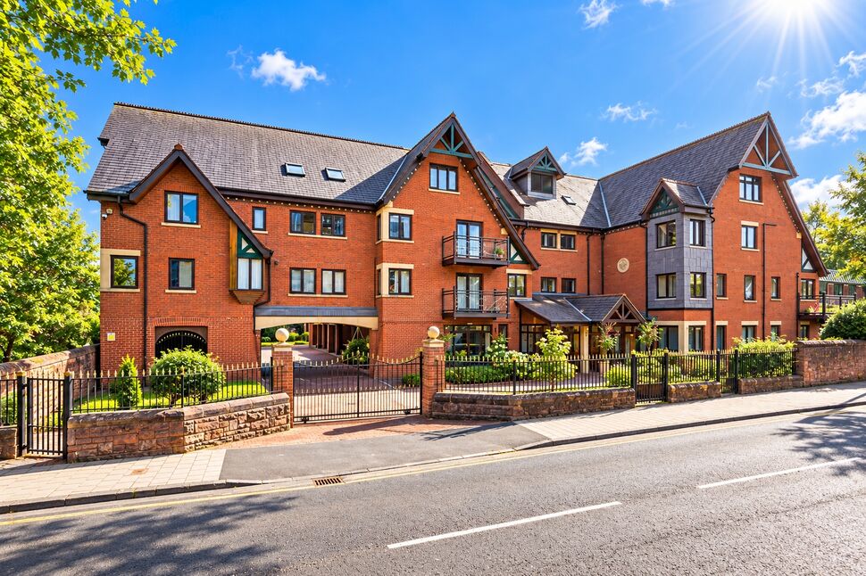 Main image of 1 bedroom Flat for sale, Knightsbridge Court, Chester, Cheshire, CH1