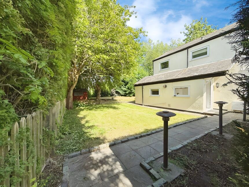 Main image of 2 bedroom Detached Property to rent, Abbots Terrace, Parkgate Road, Cheshire, CH1