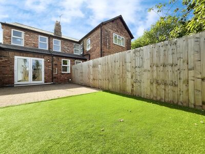 2 bedroom Semi Detached House to rent