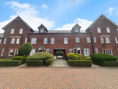 Towergate, 1 bedroom  Flat for sale, £169,000