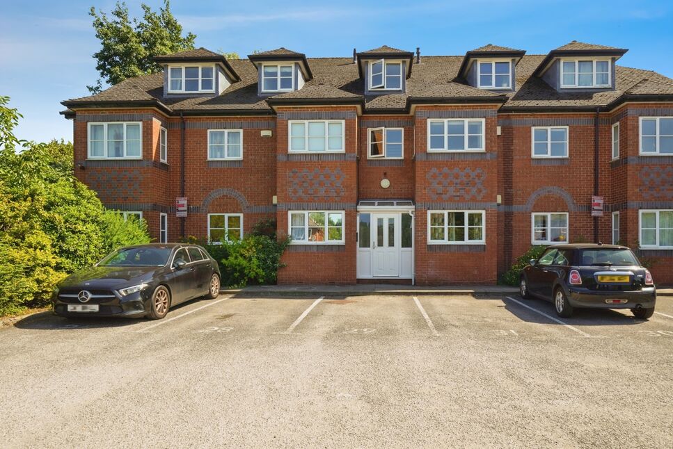 Main image of 2 bedroom Flat for sale, Signal Court, Lightfoot Street, Cheshire, CH2