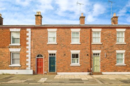 Overleigh Road, 3 bedroom Mid Terrace House for sale, £380,000